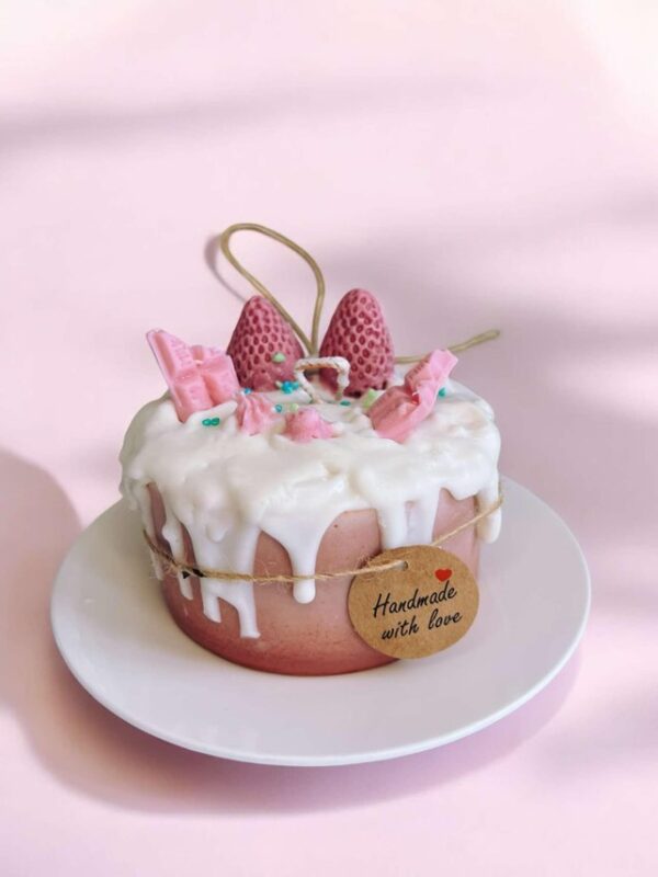 Strawberry Cream Delight โ Handmade Soy Wax Cake Candle ๐โจ